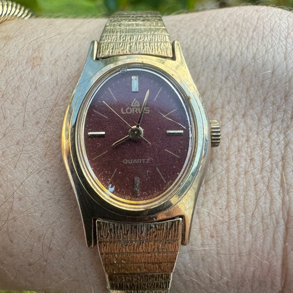Vtg Lorus Teardrop Gold Tone Quartz Cocktail Watch - Picture 5 of 9